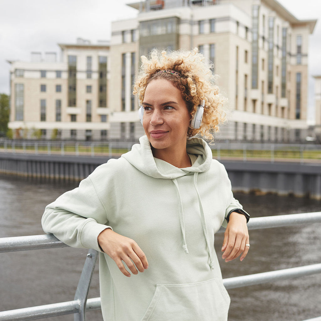 Fashion's Role in Social Interaction: A Glimpse into Urban Streetwear